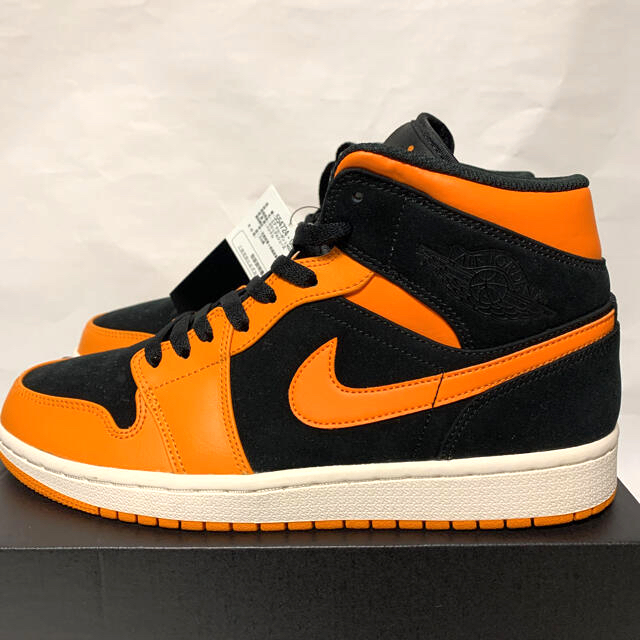 NIKE(ナイキ)のAIR JORDAN 1 MID メンズの靴/シューズ(スニーカー)の商品写真