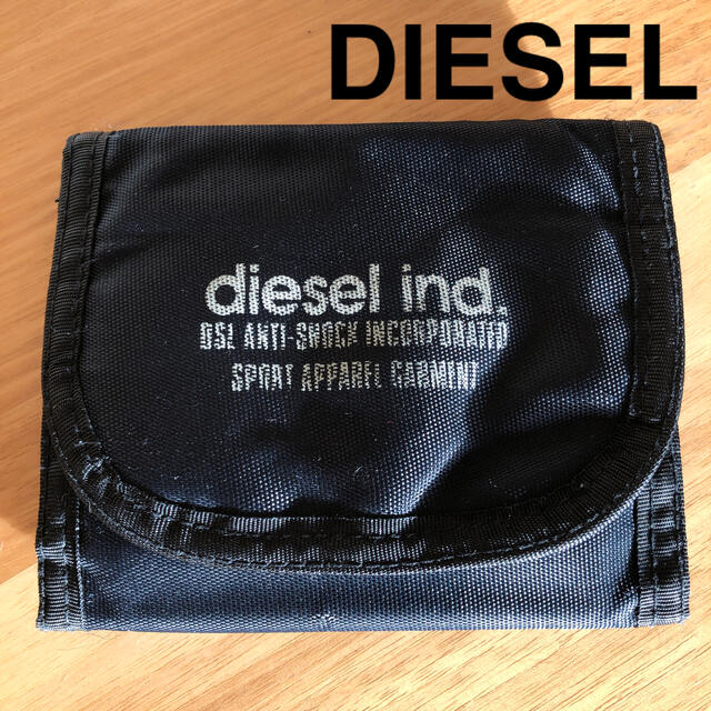 DIESEL(ディーゼル)のDIESEL 財布　コンパクト　軽い　スノボ メンズのファッション小物(折り財布)の商品写真