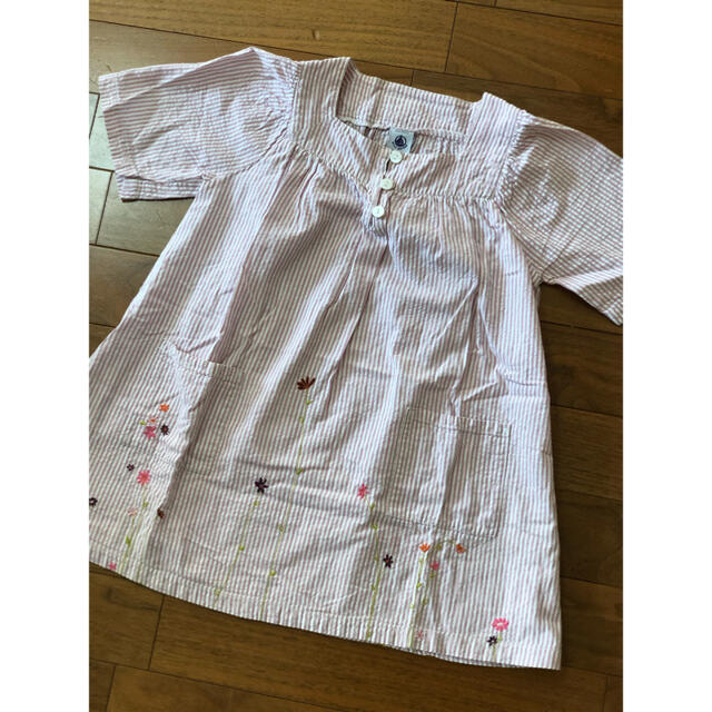 PETIT BATEAU(プチバトー)のプチバトー　花刺繍ワンピース  ストライプ　ピンク　114 キッズ/ベビー/マタニティのキッズ服女の子用(90cm~)(ワンピース)の商品写真