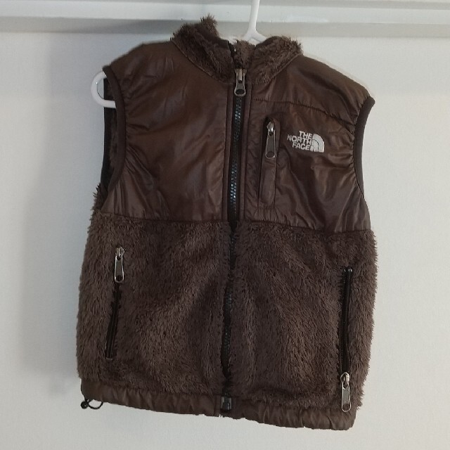 THE NORTH FACE(ザノースフェイス)の値下げ。キッズ フリースベスト キッズ/ベビー/マタニティのキッズ服男の子用(90cm~)(ジャケット/上着)の商品写真