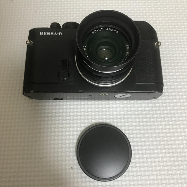 フォクトレンダー BESSA-R ブラック　35mm F2.5 レンズ付き スマホ/家電/カメラのカメラ(フィルムカメラ)の商品写真