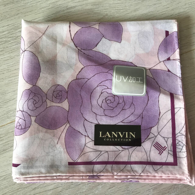 LANVIN(ランバン)のハンカチ新品　大判　UV加工　LANVIN レディースのファッション小物(ハンカチ)の商品写真