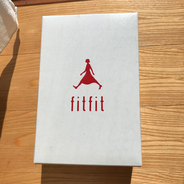 fitfit(フィットフィット)のfitfit 外反母趾に優しい黒パンプス レディースの靴/シューズ(ハイヒール/パンプス)の商品写真