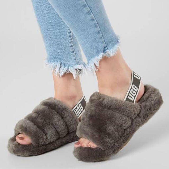 UGG - 【新品】UGG FLUFF YEAH SLIDE ファーサンダルの通販 by 柴