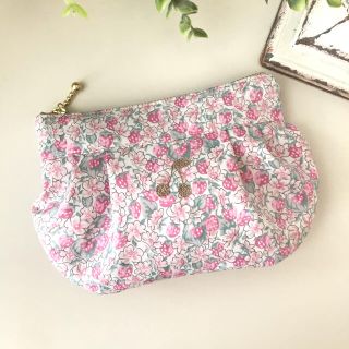 ふんわりポーチ * アシュテッド　リバティ　ハンドメイド(ポーチ)