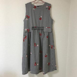 メルロー(merlot)のギンガムチェック×お花刺繍ワンピース🌸(ロングワンピース/マキシワンピース)