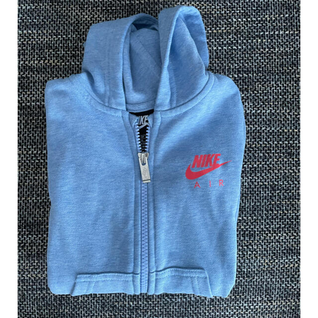 NIKE(ナイキ)のナイキ　フード付きパーカー キッズ/ベビー/マタニティのキッズ服男の子用(90cm~)(ジャケット/上着)の商品写真