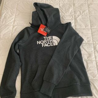 ザノースフェイス(THE NORTH FACE)の新品未使用　ノースフェイス　プルオーバーパーカ S(パーカー)