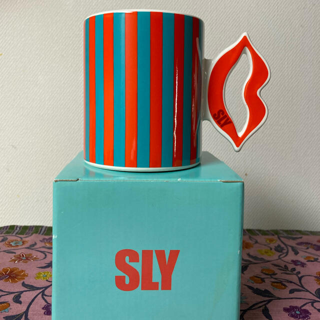 SLY(スライ)のSLY マグカップ　ノベルティ インテリア/住まい/日用品のキッチン/食器(グラス/カップ)の商品写真