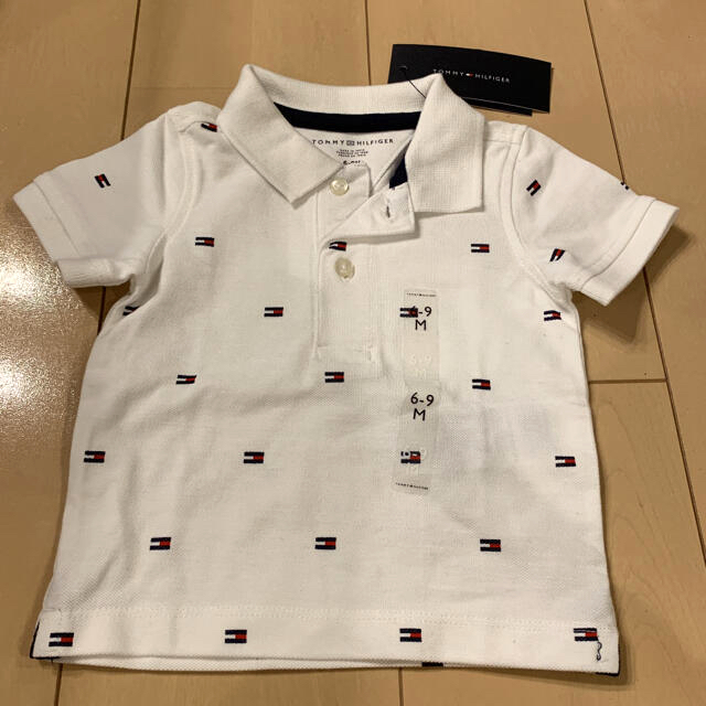 TOMMY HILFIGER(トミーヒルフィガー)のLALA様専用　トミーヒルフィガー　ポロシャツ　新品未使用タグ付き キッズ/ベビー/マタニティのベビー服(~85cm)(Ｔシャツ)の商品写真