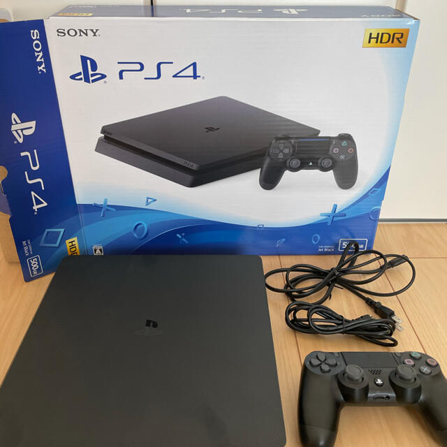 SONY PlayStation4 本体　500GB エンタメ/ホビーのゲームソフト/ゲーム機本体(家庭用ゲーム機本体)の商品写真