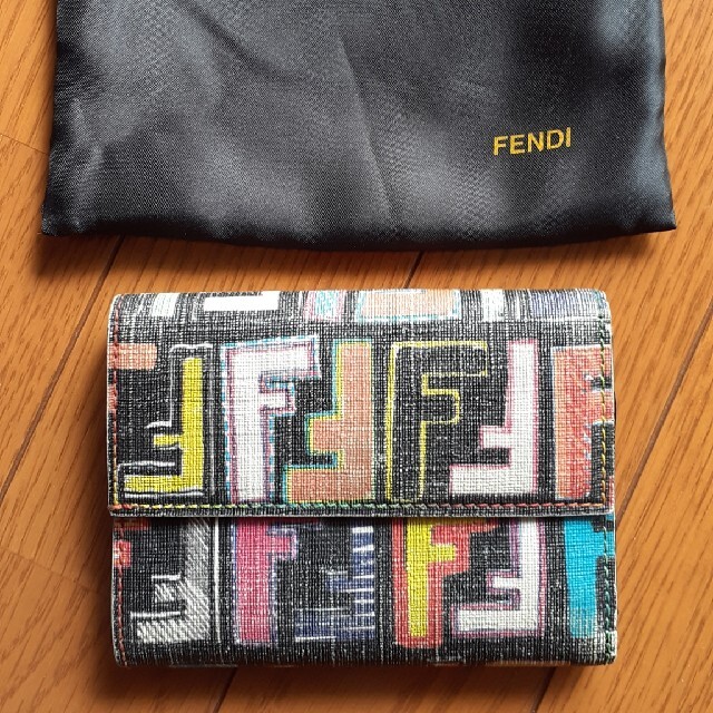 FENDI財布