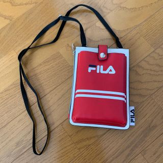 フィラ(FILA)のポーチ　ケータイケース　FILA 赤　美品(モバイルケース/カバー)