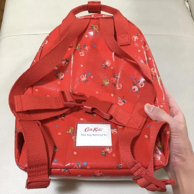 Cath Kidston(キャスキッドソン)のキャスキッドソン✾レッドフラワーリュック キッズ/ベビー/マタニティのこども用バッグ(リュックサック)の商品写真