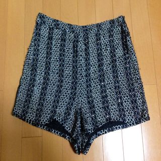 トップショップ(TOPSHOP)のTOPSHOPビジューショートパンツ(ショートパンツ)