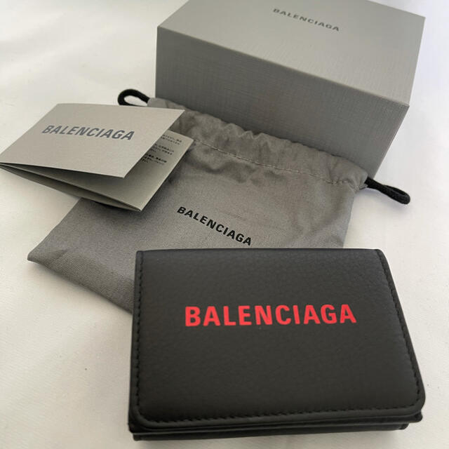 Balenciaga(バレンシアガ)の新品　BALENCIAGA　 バレンシアガ　ブラック　ミニ ウォレット　折り財布 レディースのファッション小物(財布)の商品写真