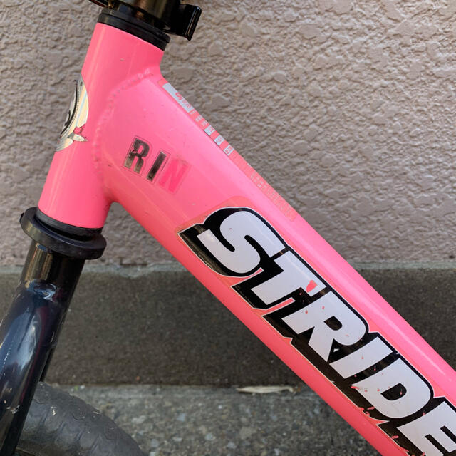STRIDA(ストライダ)のお値下げ！ストライダー　スポーツ　ピンク　STRIDER  変身バイク キッズ/ベビー/マタニティの外出/移動用品(自転車)の商品写真