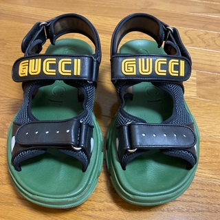 グッチ(Gucci)のGUCCI フラッシュトレックサンダルブラック×グリーン  サイズ 8(サンダル)