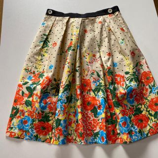 ジュンコシマダ(JUNKO SHIMADA)の49AVジュンコシマダ　花柄スカート 美品(ひざ丈スカート)