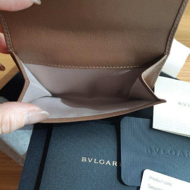 BVLGARI(ブルガリ)のブルガリ　BVLGARI　新品　財布　上品なキャメル　使いやすい折り財布 レディースのファッション小物(財布)の商品写真