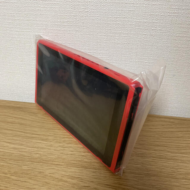 Nintendo Switch(ニンテンドースイッチ)のマリオレッドブルー Switch新型画面本体のみ 新品未使用。 エンタメ/ホビーのゲームソフト/ゲーム機本体(家庭用ゲーム機本体)の商品写真