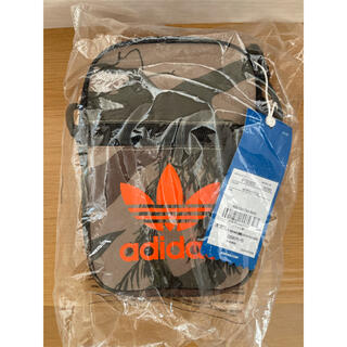 アディダス(adidas)のアディダスオリジナルス　CAMO FESTIVAL BAG(ショルダーバッグ)