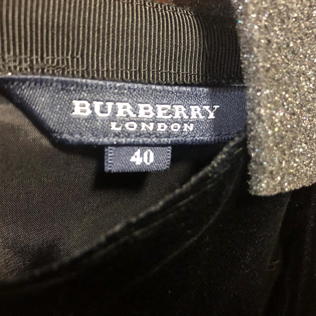 BURBERRY(バーバリー)の高級ベルベットスカート レディースのスカート(ひざ丈スカート)の商品写真