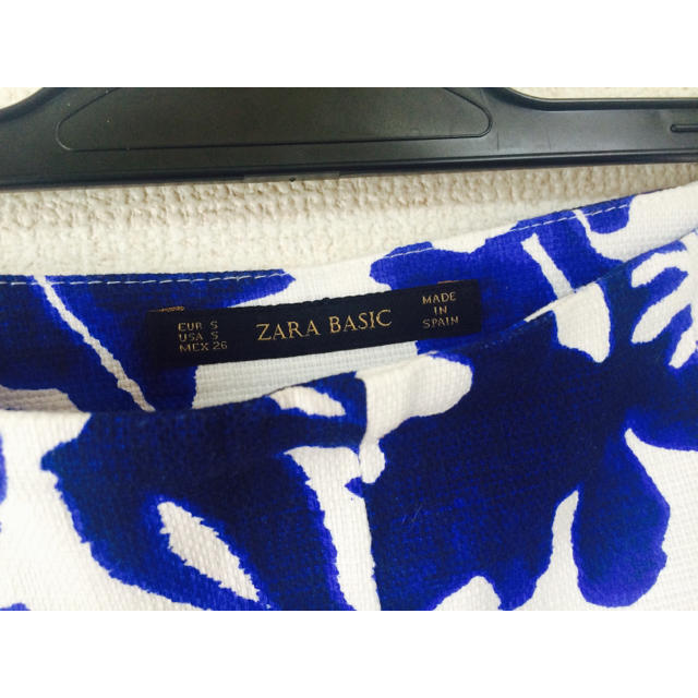 ZARA(ザラ)のZARA 花柄 ショートパンツ レディースのパンツ(ショートパンツ)の商品写真