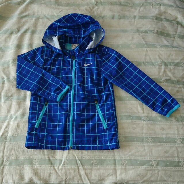 NIKE(ナイキ)の★sonoko様専用ナイキ ウィンドブレーカー キッズ/ベビー/マタニティのキッズ服男の子用(90cm~)(ジャケット/上着)の商品写真