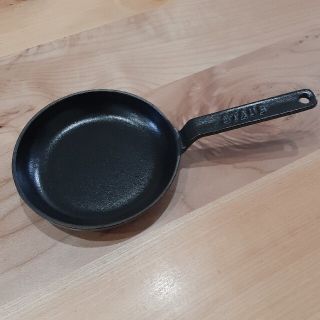 ストウブ(STAUB)のストウブ　ミニ　フライパン(調理器具)