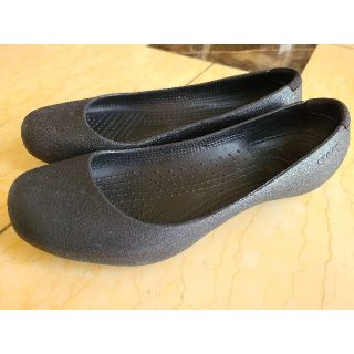 クロックス(crocs)の(crocs☆クロックス)黒　パンプスW9(25cm)(ハイヒール/パンプス)