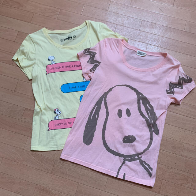 Tシャツ　スヌーピー　SNOOPY ２枚セット レディースのトップス(Tシャツ(半袖/袖なし))の商品写真