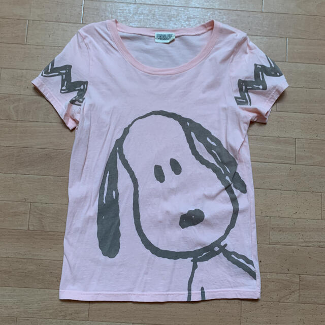 Tシャツ　スヌーピー　SNOOPY ２枚セット レディースのトップス(Tシャツ(半袖/袖なし))の商品写真