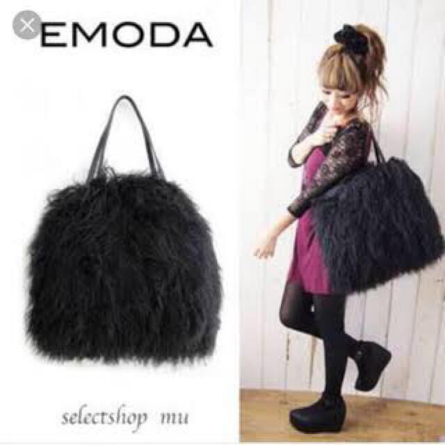 EMODA(エモダ)のEMODAチベットファー風ショルダーバッグ　muruaムルーアgydasly レディースのバッグ(ショルダーバッグ)の商品写真
