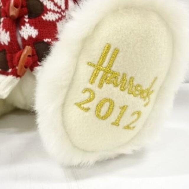 Harrods(ハロッズ)の1.ハロッズ テディベア 2012年 チェスター クリスマス 32cm エンタメ/ホビーのおもちゃ/ぬいぐるみ(ぬいぐるみ)の商品写真