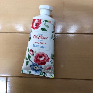 キャスキッドソン(Cath Kidston)のキャスキッドソン　ハンドクリーム　ラディマーローズ　50ml(ハンドクリーム)