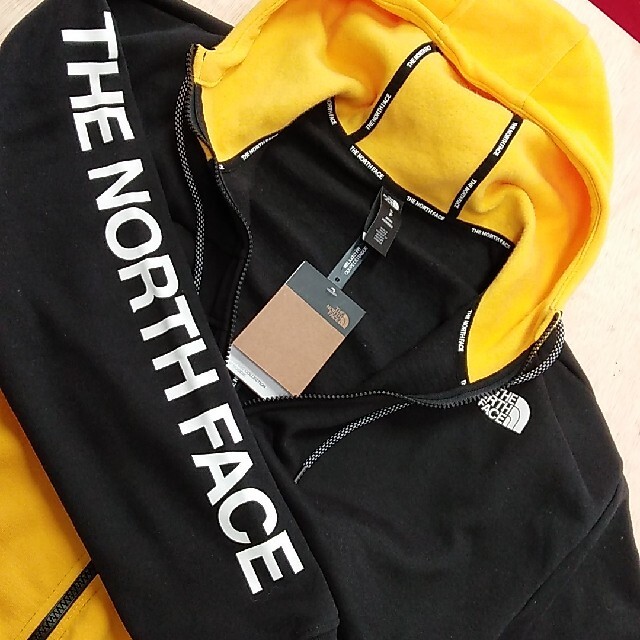 THE NORTH FACE　グラフィックジップパーカー 3