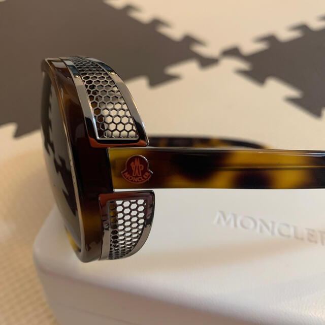 MONCLER(モンクレール)のMONCLER サングラス レディースのファッション小物(サングラス/メガネ)の商品写真