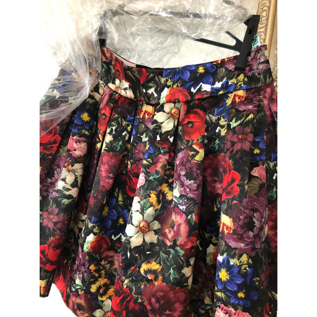 Alice+Olivia(アリスアンドオリビア)のアリスオリビア　花柄スカート レディースのスカート(ミニスカート)の商品写真