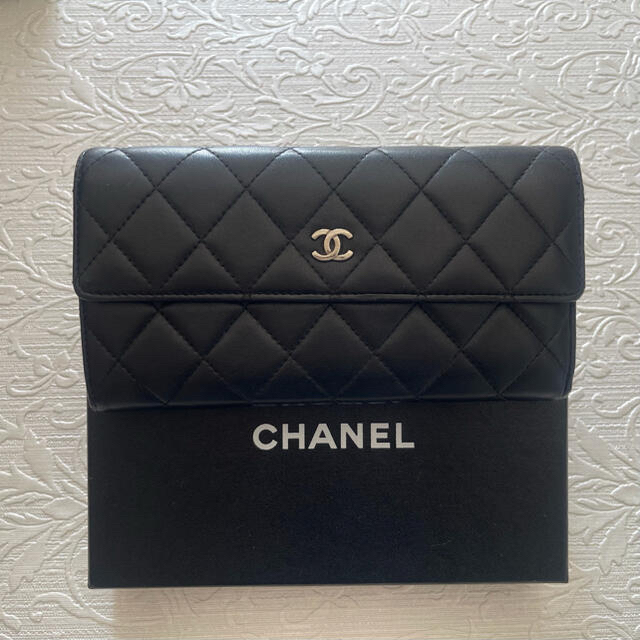 CHANEL(シャネル)のCHANEL シャネル　マトラッセ　長財布　黒　☆超美品☆ レディースのファッション小物(財布)の商品写真