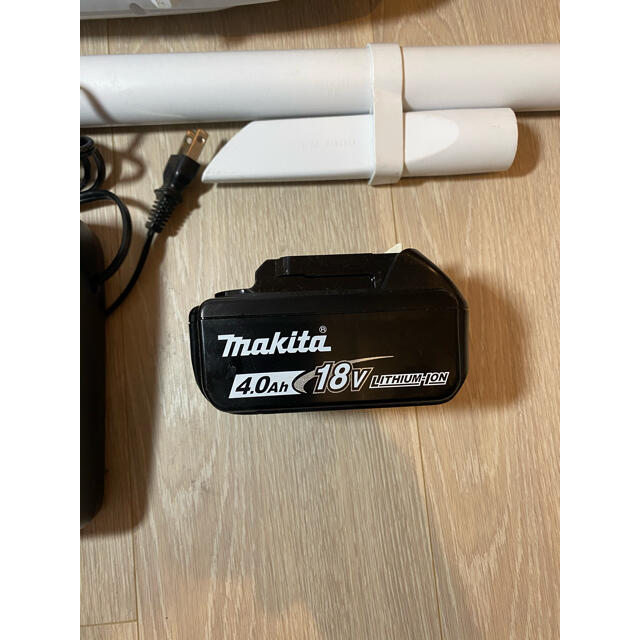 Makita(マキタ)のmakita マキタ 充電式クリーナー CL182FD バッテリーほぼ新品 スマホ/家電/カメラの生活家電(掃除機)の商品写真