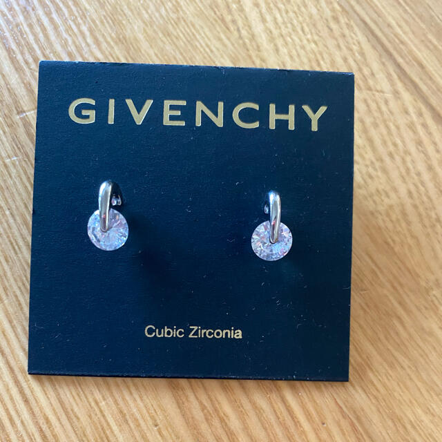 GIVENCHY ピアス