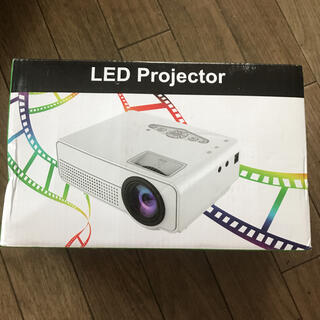 LED PROJECTOR プロジェクター　海外　１度使用(プロジェクター)