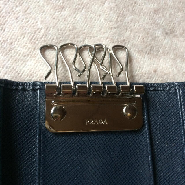 PRADA(プラダ)のganxta5様専用 美品 プラダ キーケース 青 ネイビー メンズのファッション小物(キーケース)の商品写真