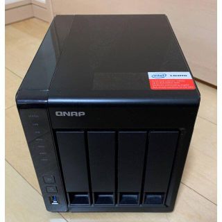 稼働品：QNAP TS-451+ おまけHDD4台付き(2TBx2,4TBx2)(PC周辺機器)