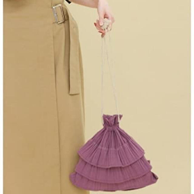 KBF(ケービーエフ)のKBF プリーツ巾着バック レディースのバッグ(ハンドバッグ)の商品写真