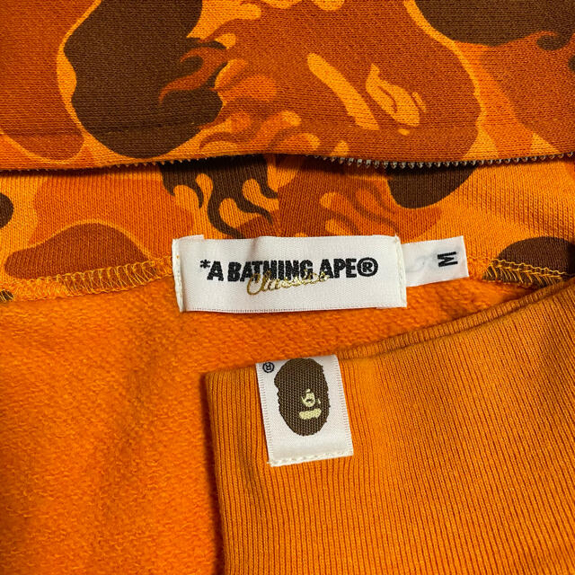 A BATHING APE(アベイシングエイプ)のシャークパーカー ムック本限定 ファイヤーカモ メンズのトップス(パーカー)の商品写真