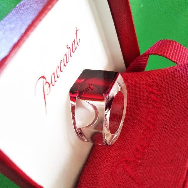 Baccarat(バカラ)のバカラ Baccarat クリスタルリング 指輪 赤 レディースのアクセサリー(リング(指輪))の商品写真