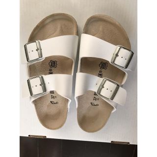 ビルケンシュトック(BIRKENSTOCK)の【新品未使用】ビルケンシュトック アリゾナ　ホワイト(サンダル)