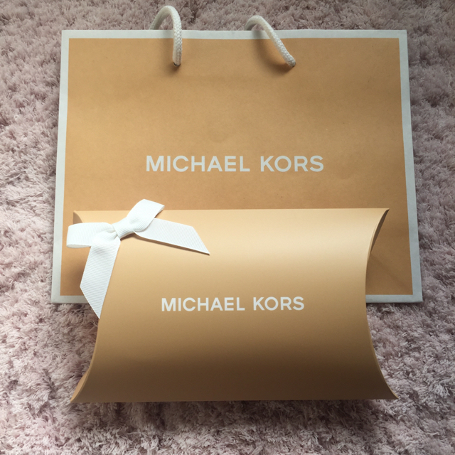 Michael Kors(マイケルコース)の【でちきゅん様☆】フォロー+セール価格 レディースのファッション小物(キーケース)の商品写真